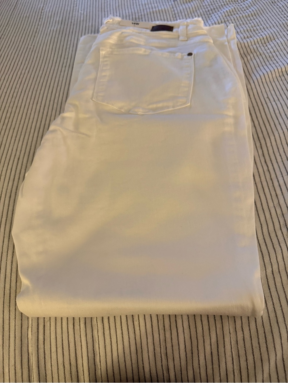 Judy Blue Women's White Denim Flare leg Size 16W